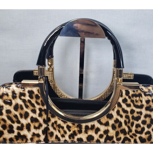 La Terre Fashion Limited Leopard Print Vega Leather Crossbody Hand Bag NWT - Picture 2 of 16